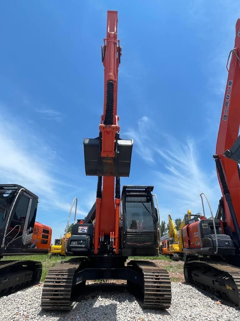 Hitachi ZX 200 Pelle sur chenilles