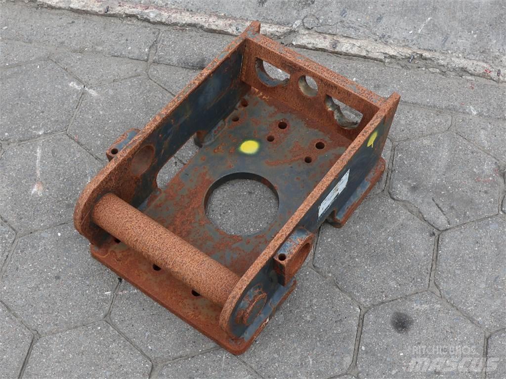  HAMMERPLATTE MS 08 Attache rapide pour godet