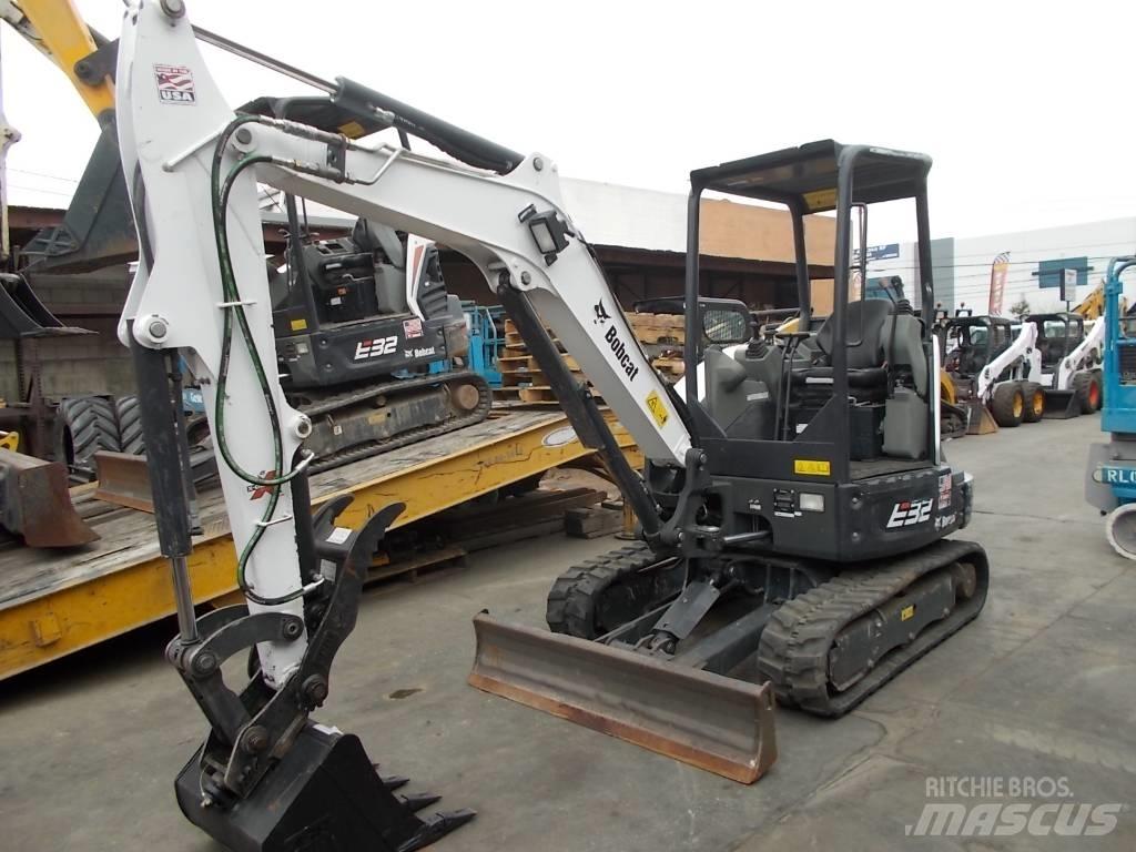 Bobcat E32i Mini pelle < 7t