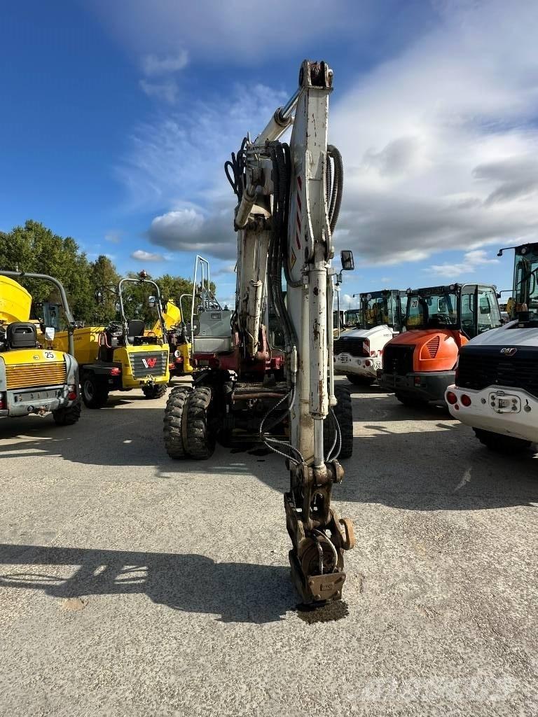 Takeuchi TB 175 W Pelle sur pneus