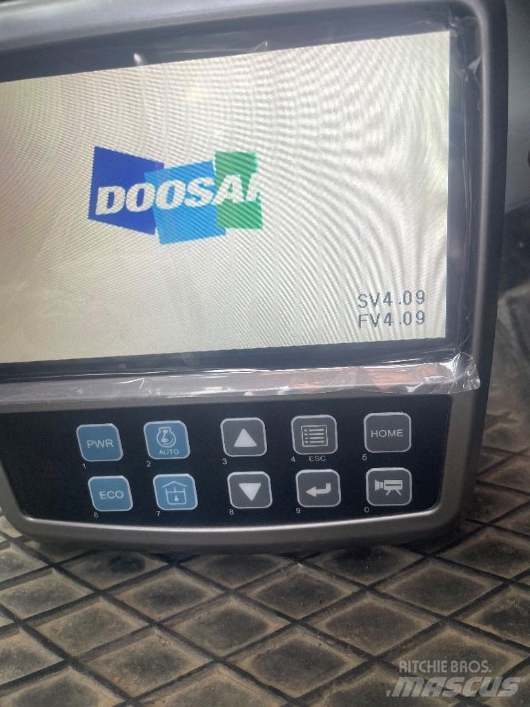 Doosan DX 140 LCR-3 Electronique