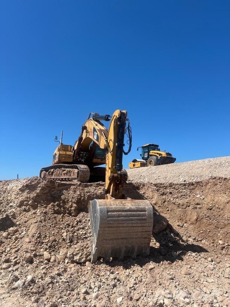 CAT 330 D L ME Pelle sur chenilles