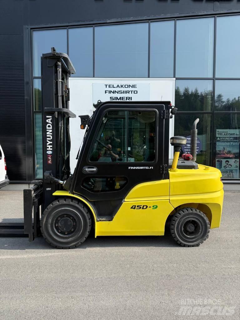 Hyundai 45 D-9 Chariots diesel