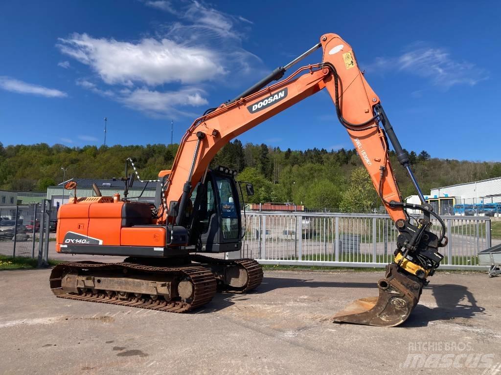 Doosan DX 140 LC Pelle sur chenilles