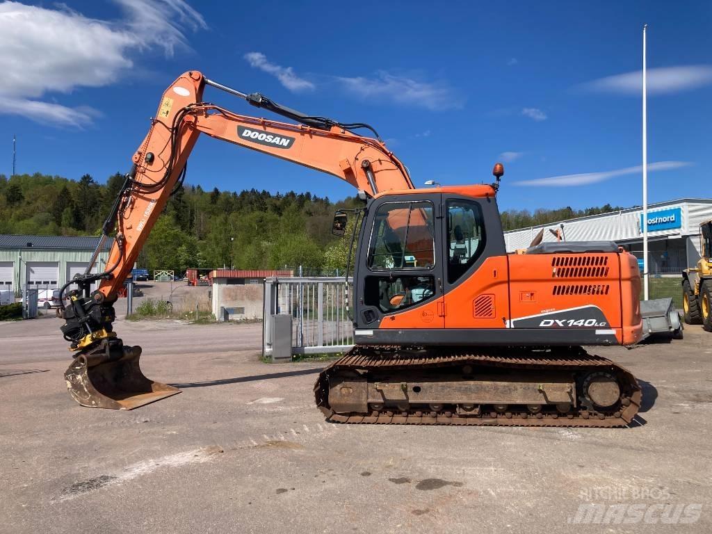 Doosan DX 140 LC Pelle sur chenilles