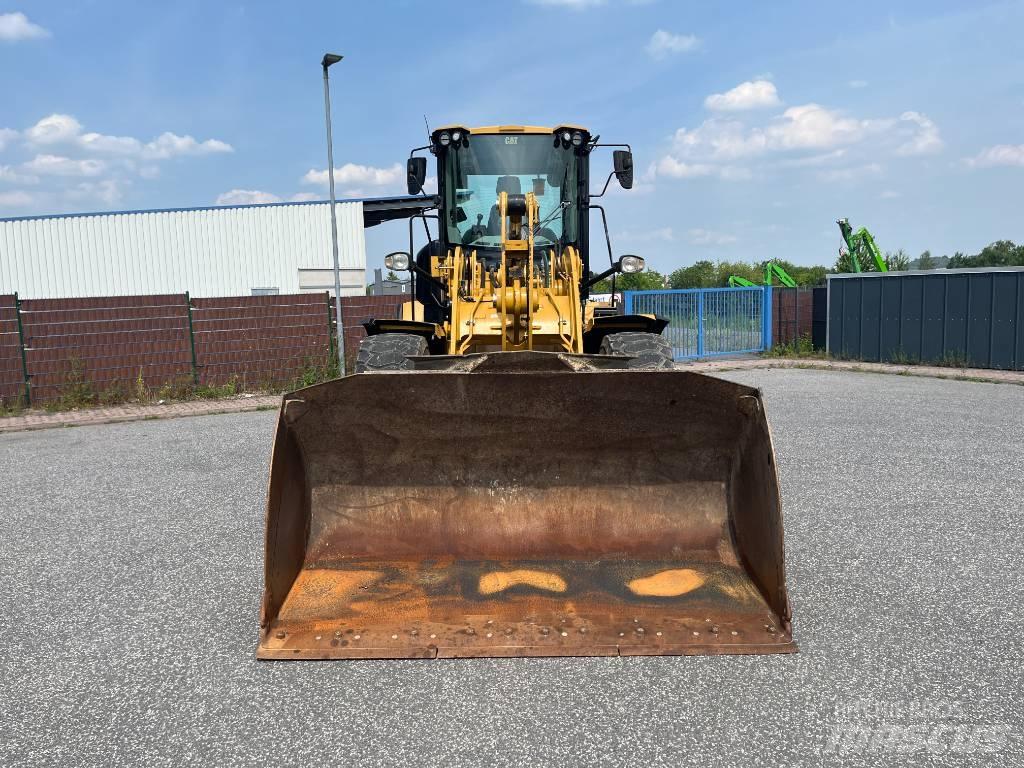 CAT 930M Chargeuse sur pneus