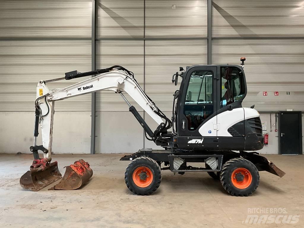 Bobcat E 57 W Pelle sur pneus