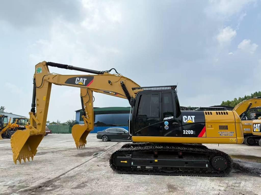 CAT 320D2 Pelle sur chenilles