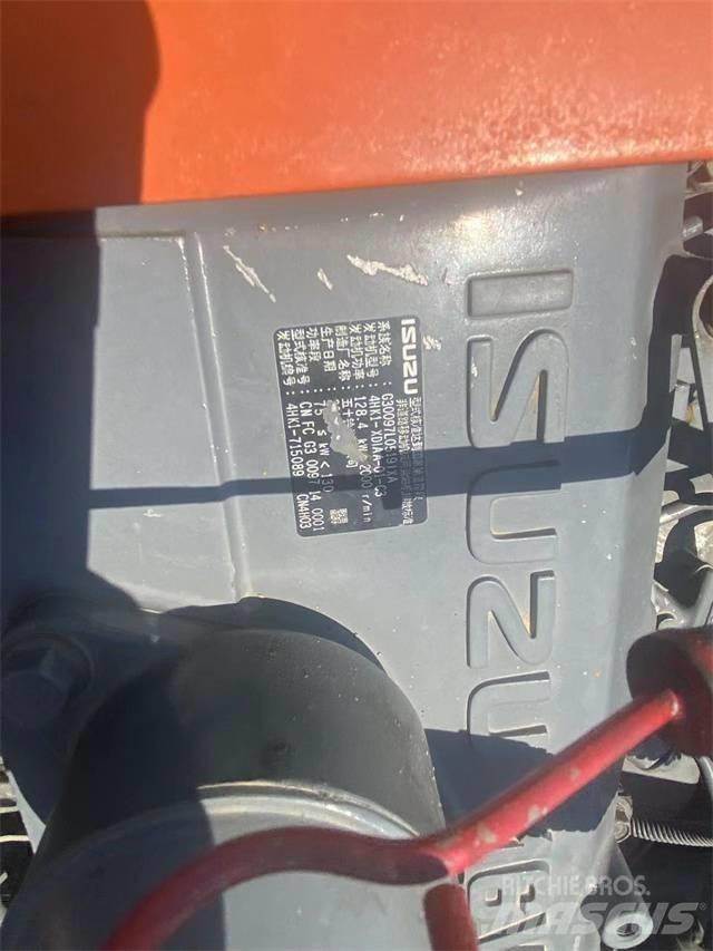 Hitachi ZX 200-3 G Pelle sur chenilles