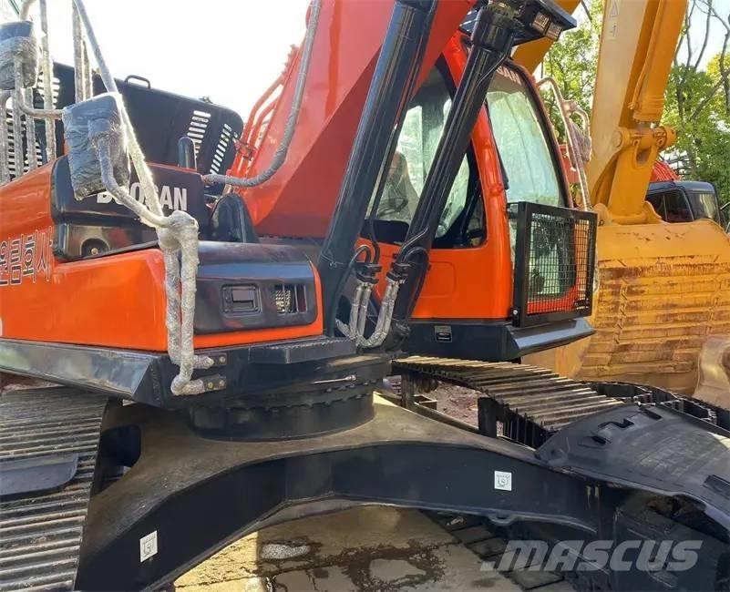 Doosan DX300LC-9C Pelle sur chenilles