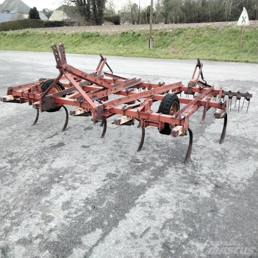 IH 3M Vibroculteur