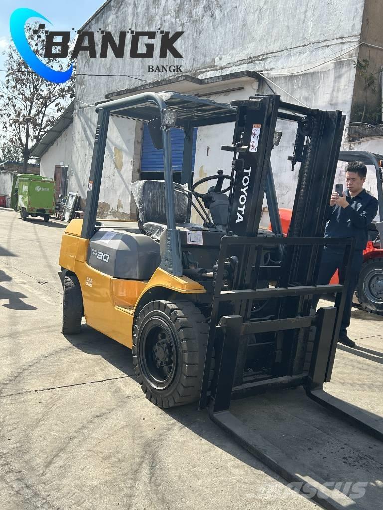 Toyota 7 FDN 30 Chariots diesel