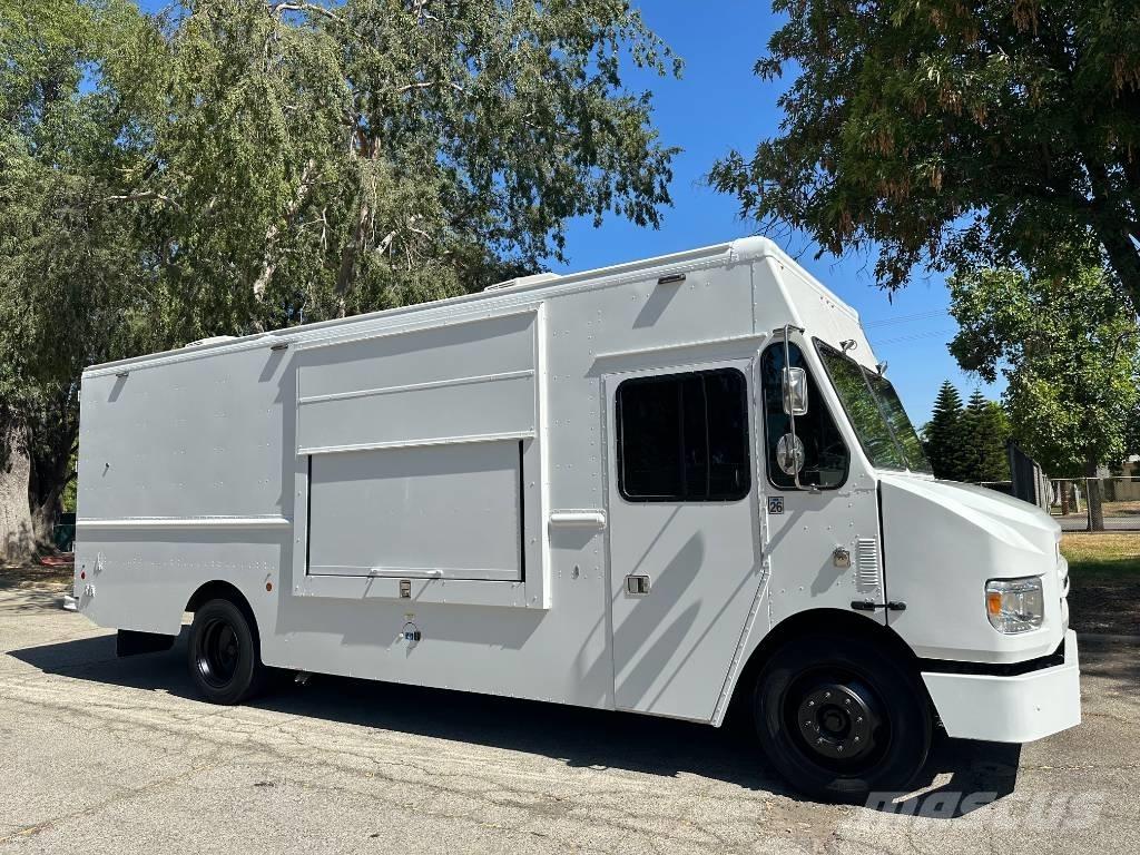 Freightliner M-LINE Camion Fourgon