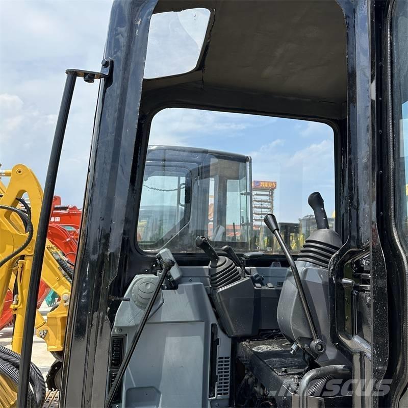 CAT 303.5 E Mini pelle < 7t