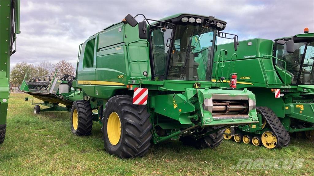 John Deere C 670 Moissonneuse batteuse