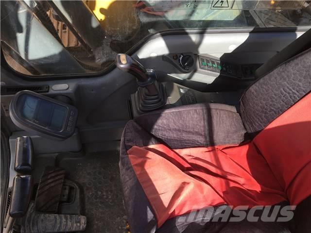 Volvo EC210B Pelle sur chenilles