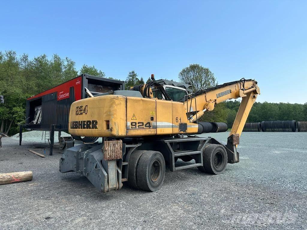 Liebherr A 924C-HD Pelle sur pneus