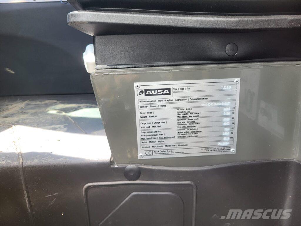 Ausa T235H Chargeuse télescopique sur pneus