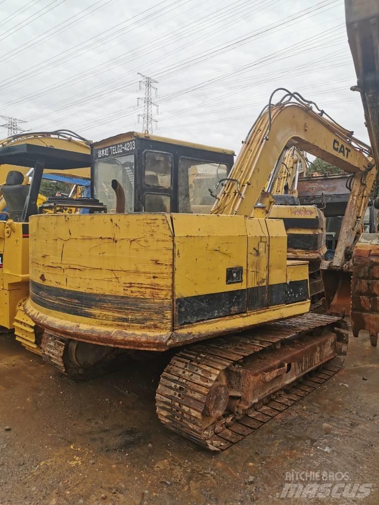 CAT E 70 B Pelle sur chenilles