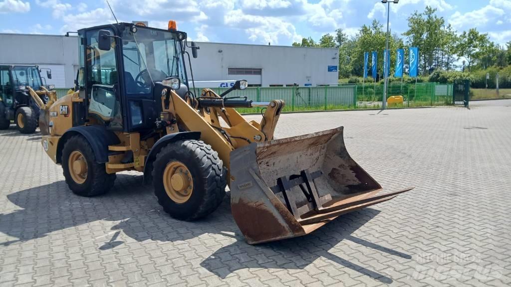 CAT 907 M Chargeuse sur pneus