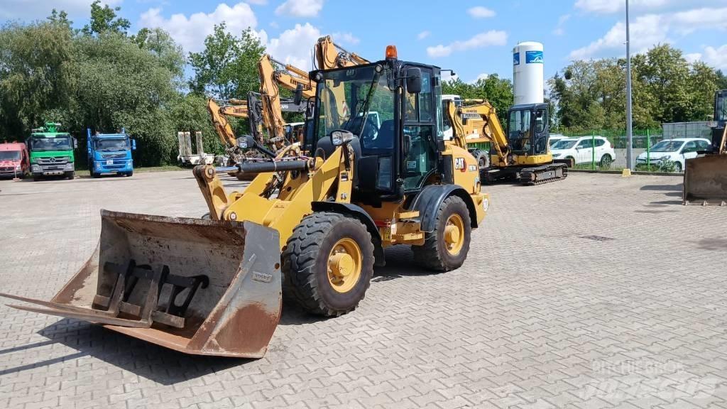 CAT 907 M Chargeuse sur pneus