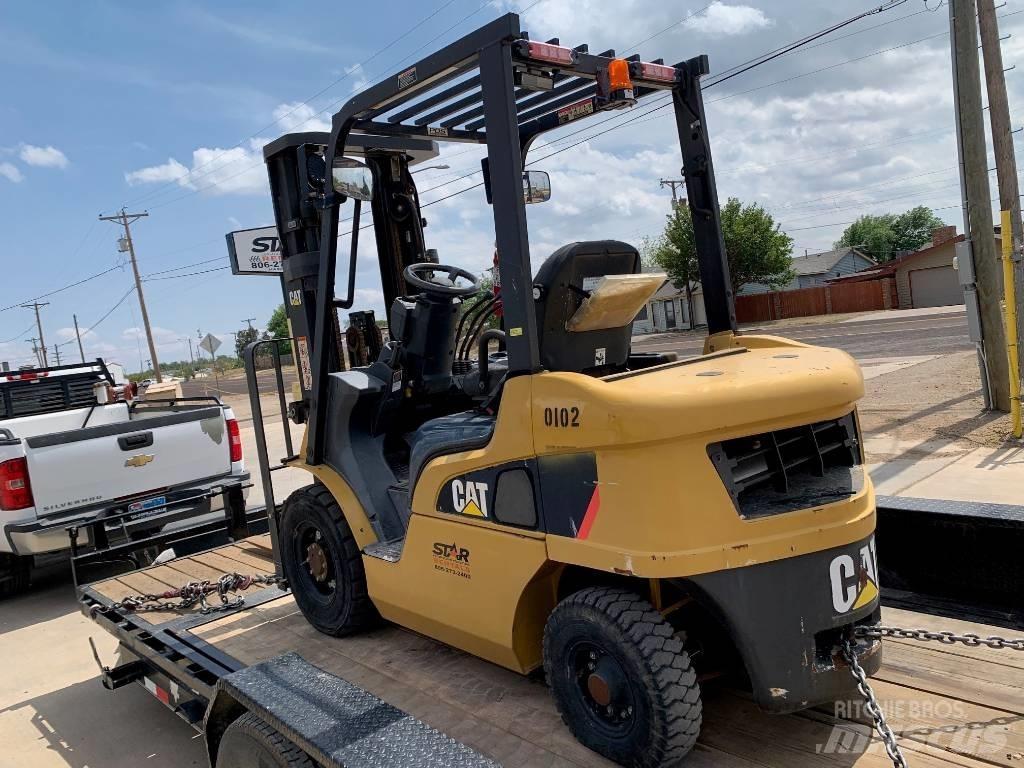 CAT DP 25 N Autres Chariots élévateurs