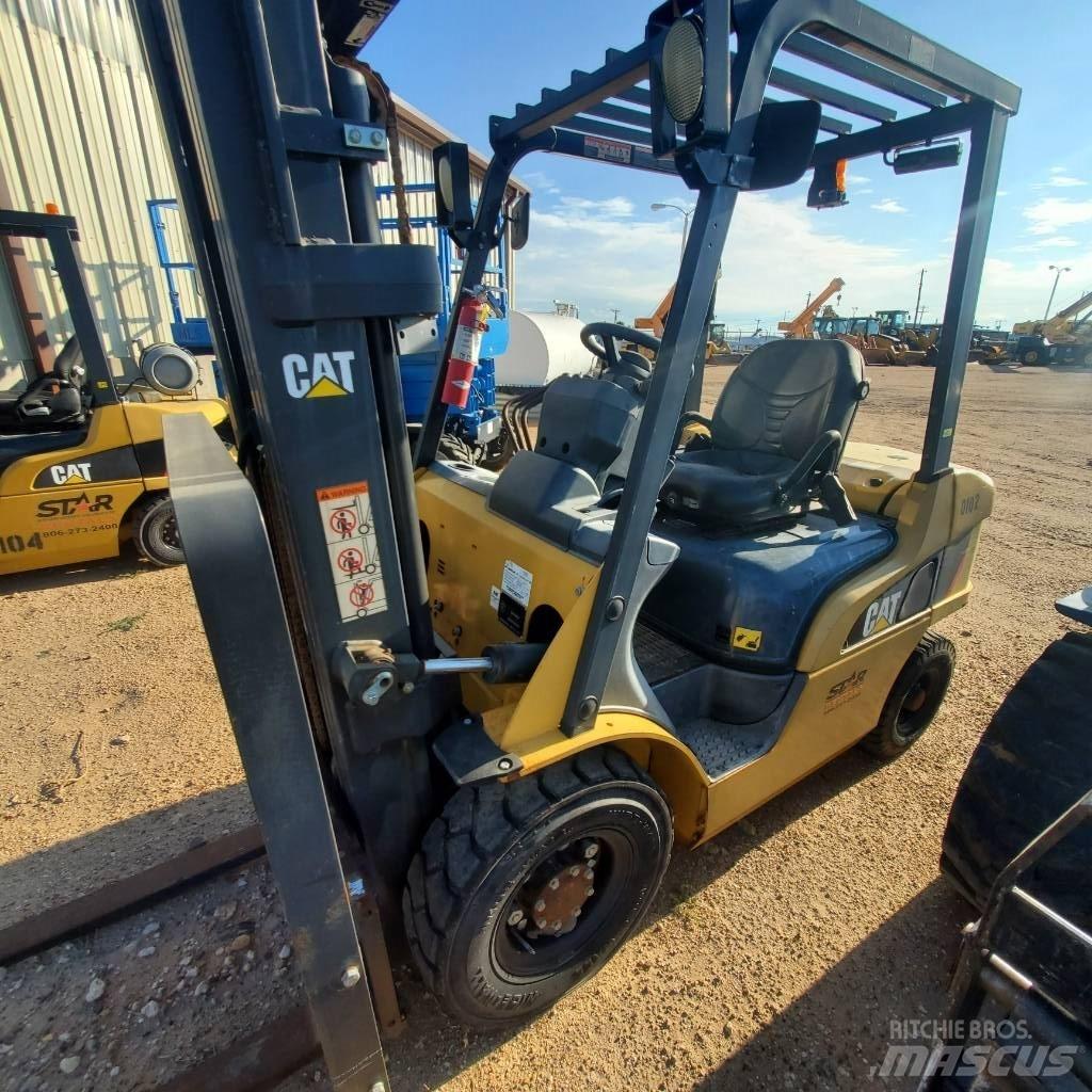 CAT DP 25 N Autres Chariots élévateurs