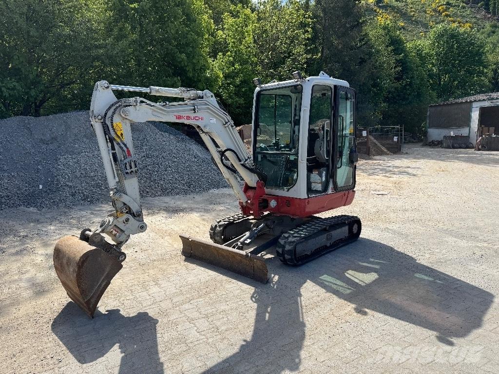 Takeuchi TB 225 Mini pelle < 7t