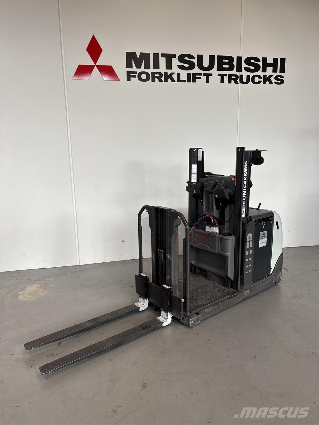 UniCarriers EPL100 Préparateur de commande au sol