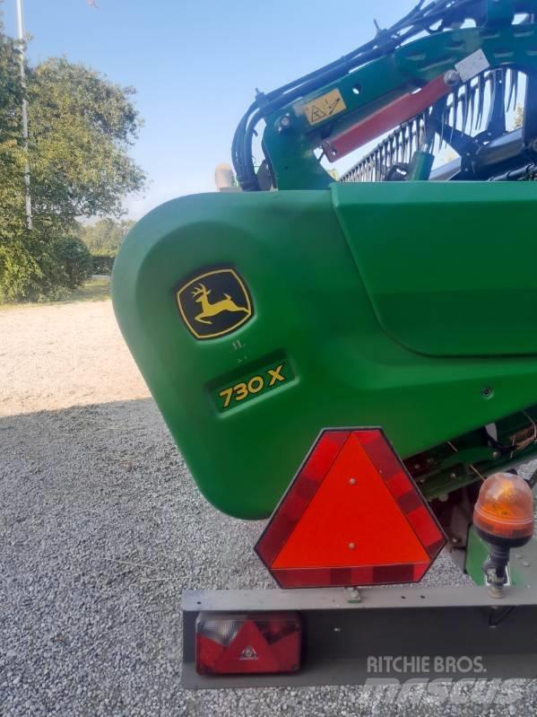 John Deere T 670 i Moissonneuse batteuse