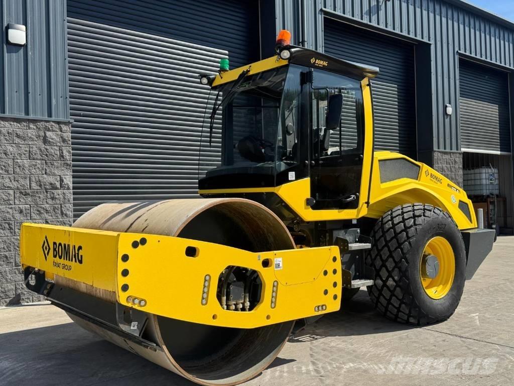 Bomag BW 213 D H-2 Rouleaux monocylindre