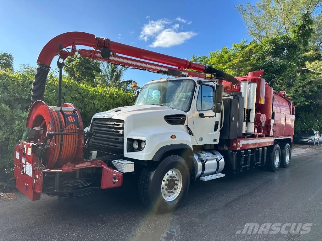 Freightliner 114 SD Camion aspirateur, Hydrocureur