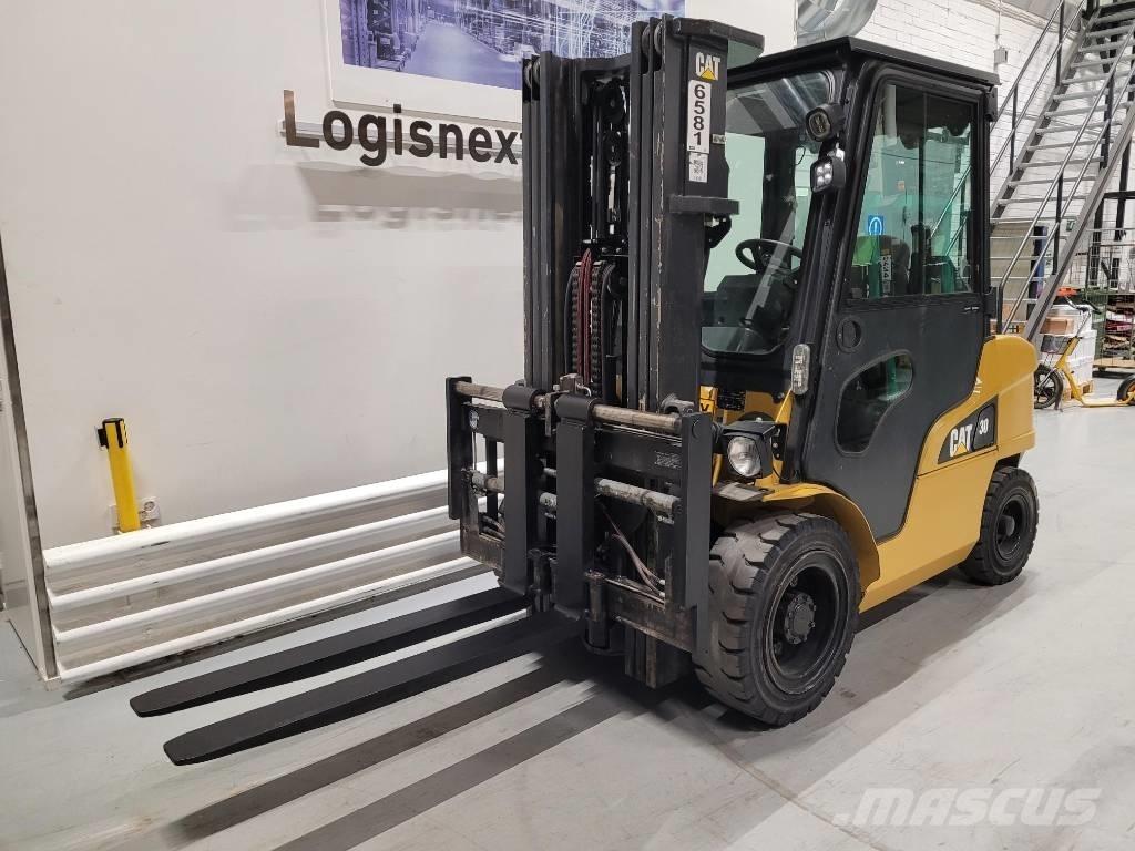 CAT DP 30 N Chariots diesel