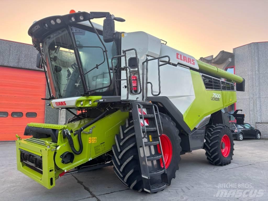 CLAAS Lexion 7500 Moissonneuse batteuse