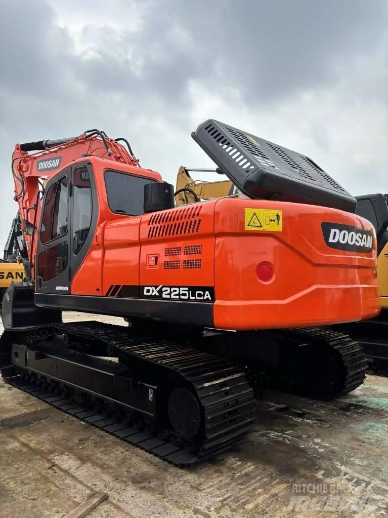 Doosan 225 LCA Pelle sur chenilles
