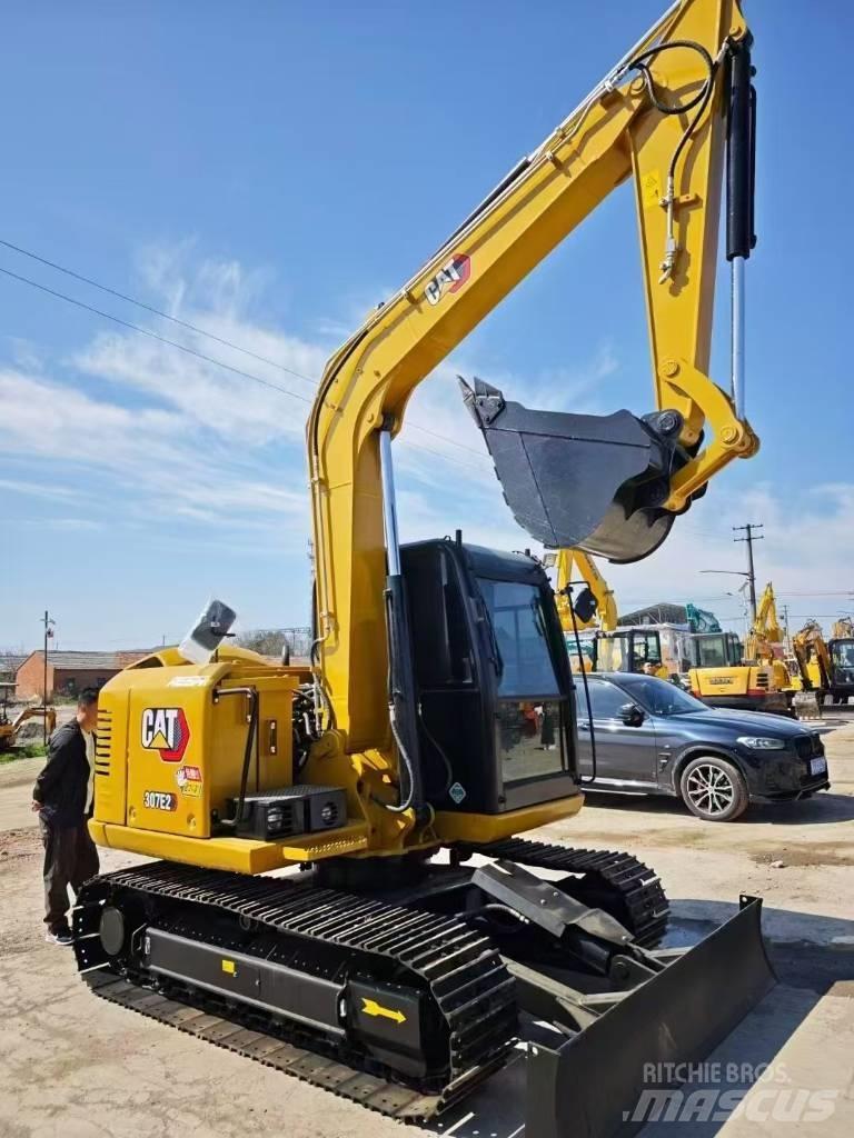 CAT 307E2 Pelle sur chenilles