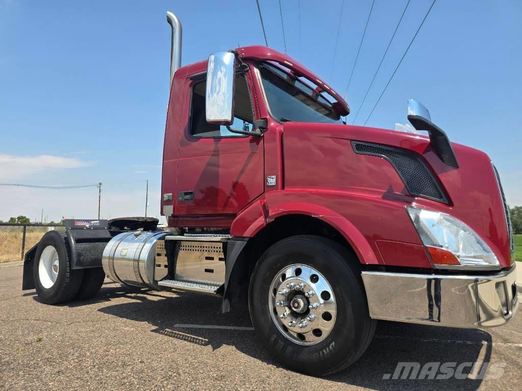 Volvo VNL 42 T300 Tracteur routier