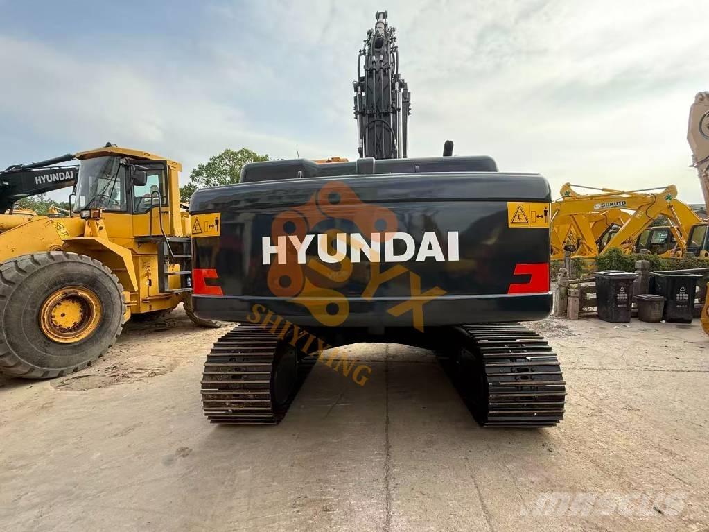 Hyundai R220-9s Pelle sur chenilles