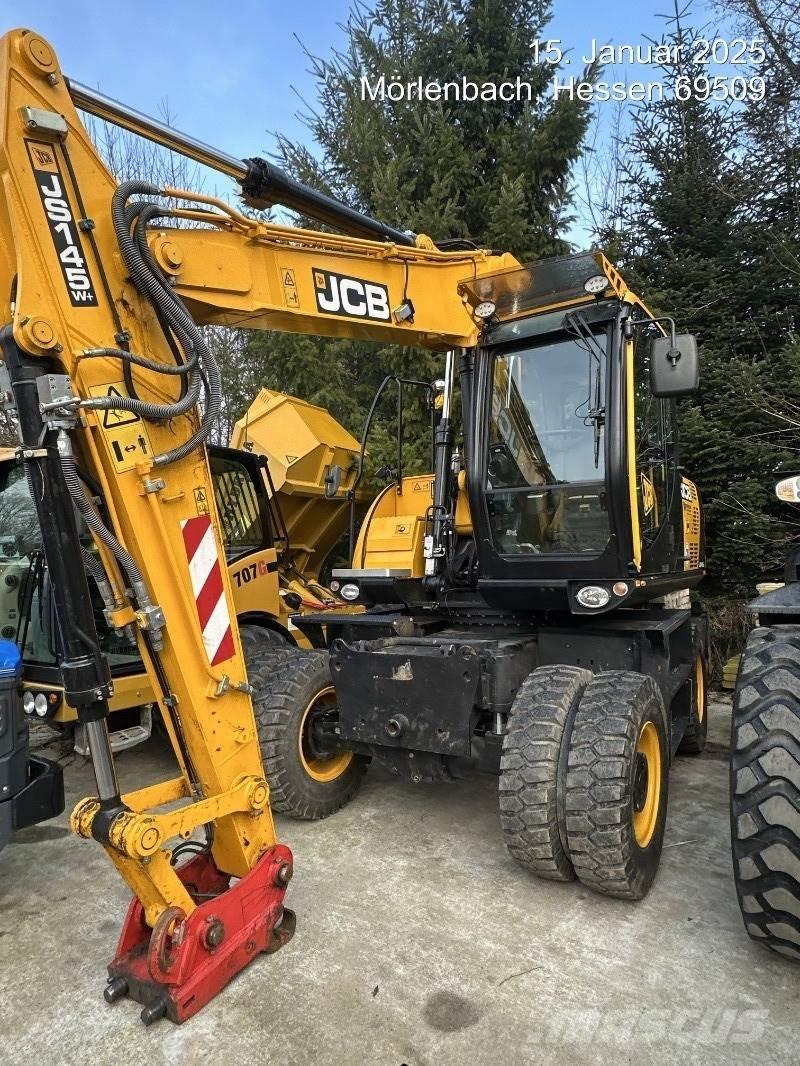 JCB JS145W PLUS Pelle sur pneus