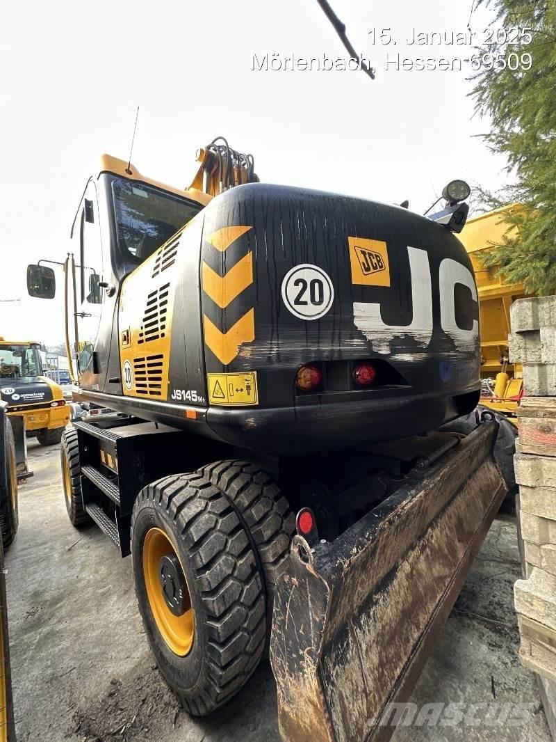 JCB JS145W PLUS Pelle sur pneus