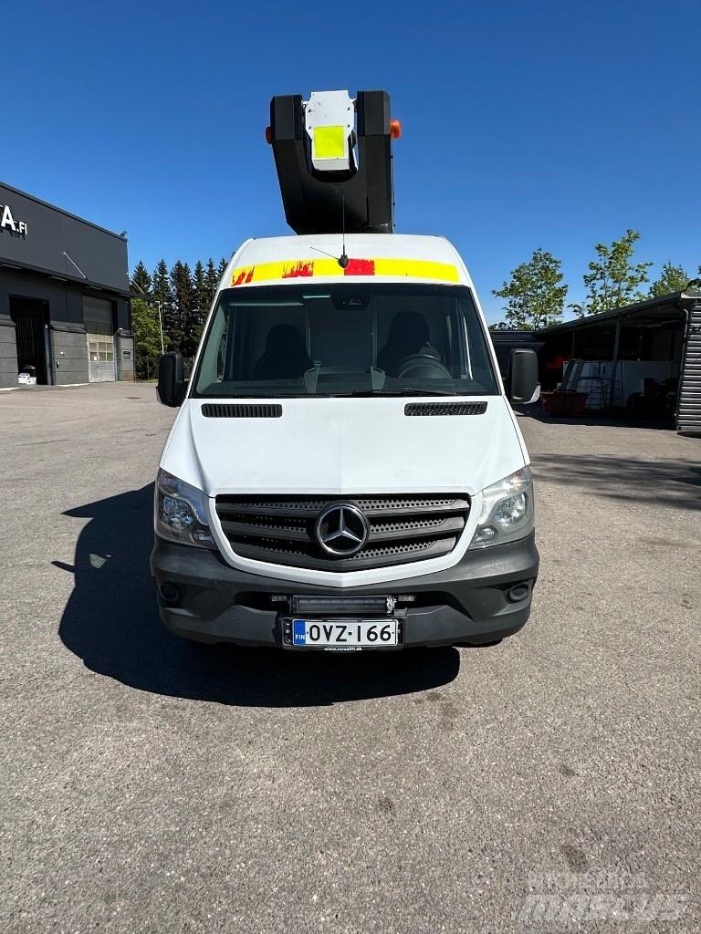 VERSALIFT VDT-170-F Camion nacelle