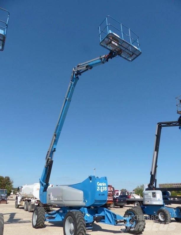Genie Z135 Nacelles articulées
