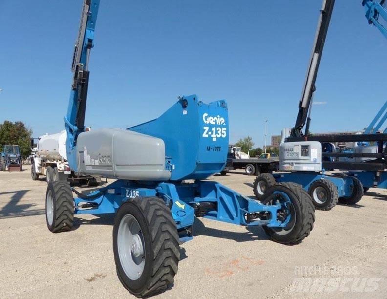Genie Z135 Nacelles articulées