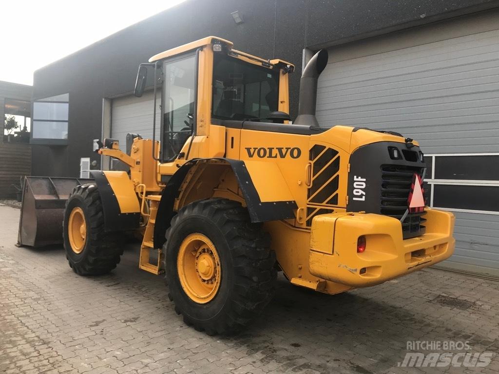 Volvo L90F Chargeuse sur pneus