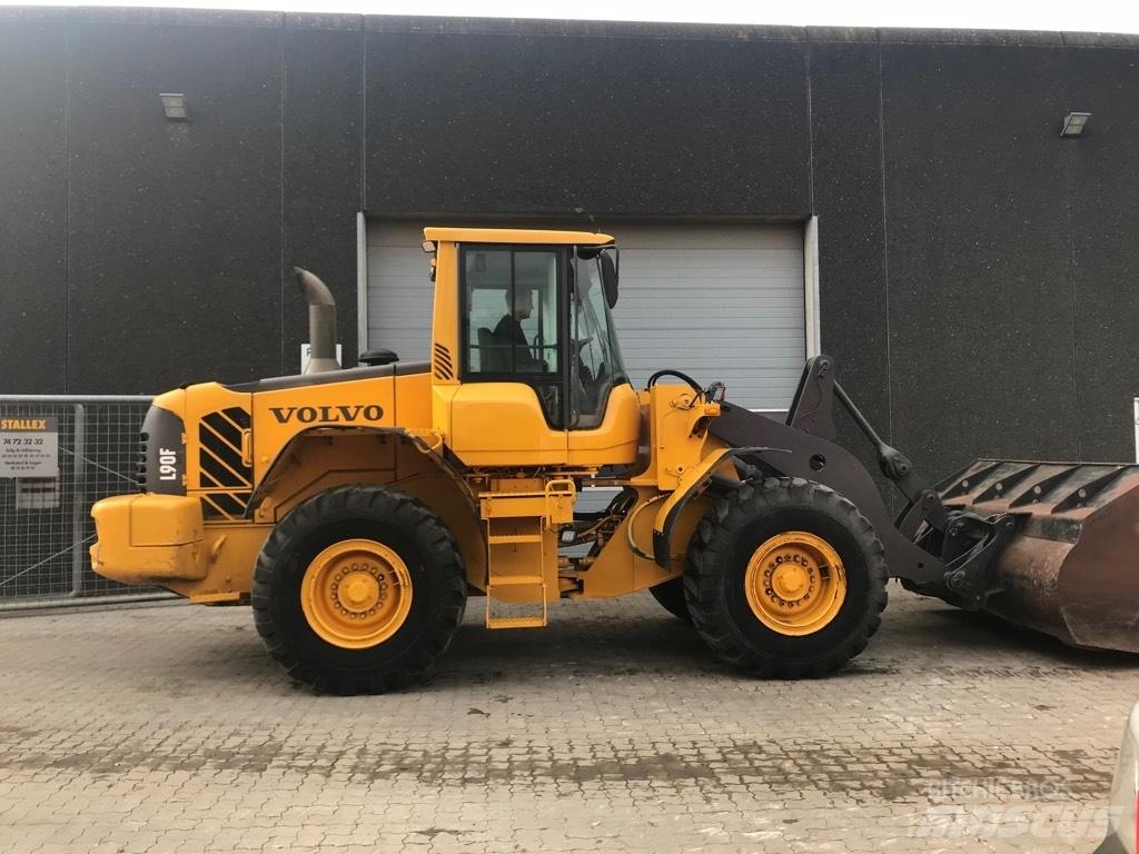 Volvo L90F Chargeuse sur pneus