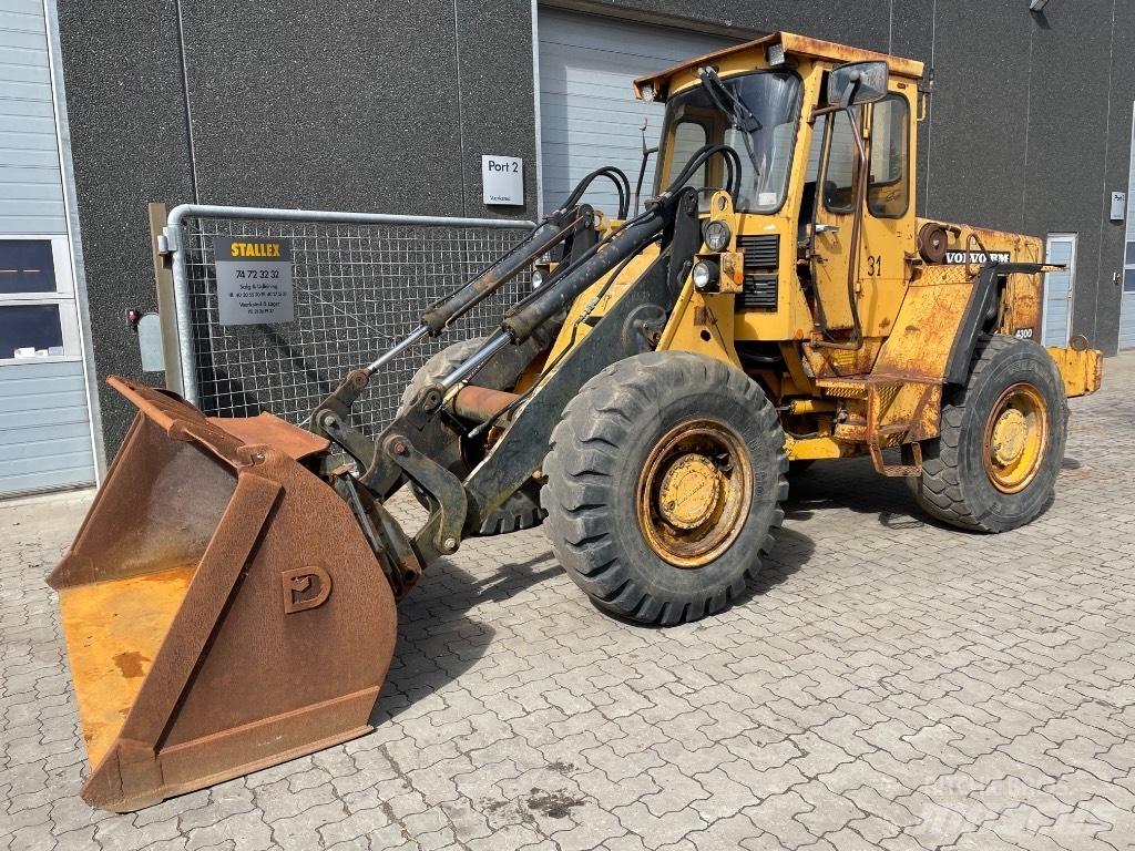 Volvo 4300 Chargeuse sur pneus