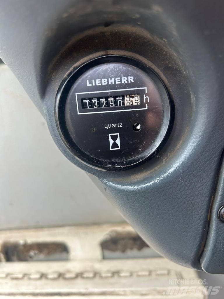 Liebherr 314 Pelle sur pneus