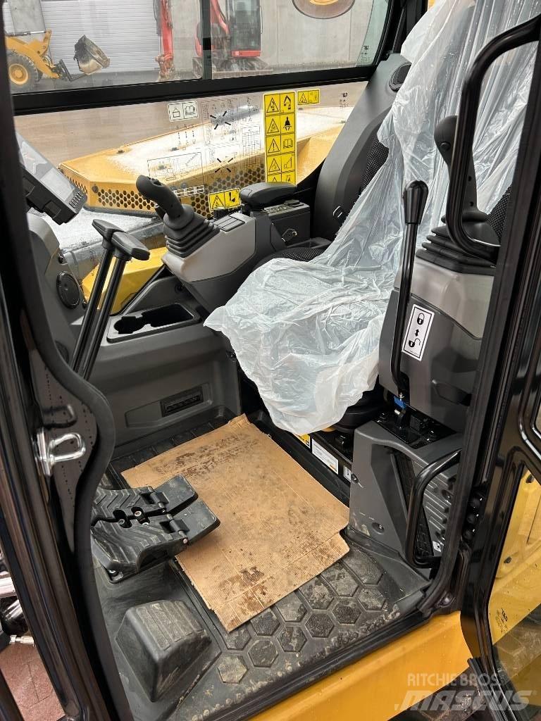 CAT 306 Mini pelle < 7t