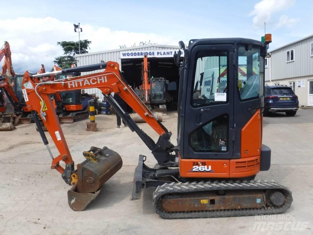 Hitachi ZX 26 U-6 Mini pelle < 7t