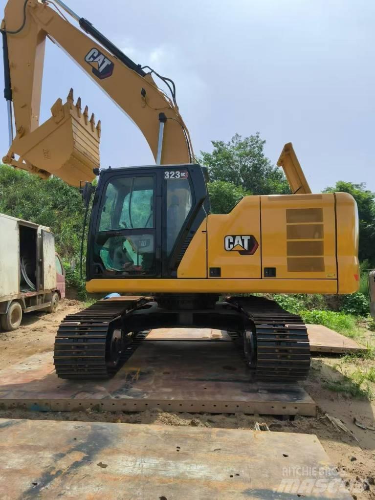CAT 323 GC Pelle sur chenilles